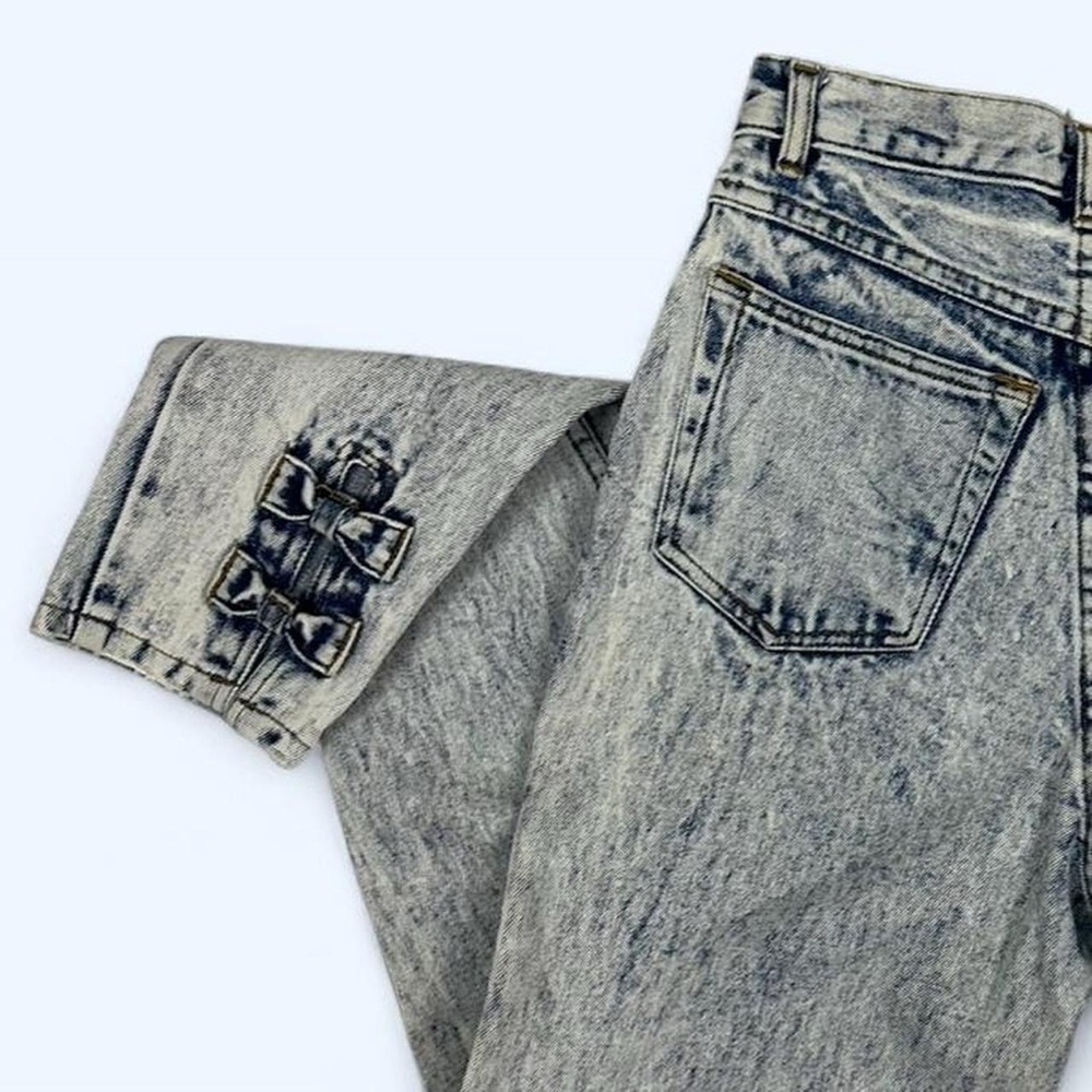Women’s Acid Wash Jeans